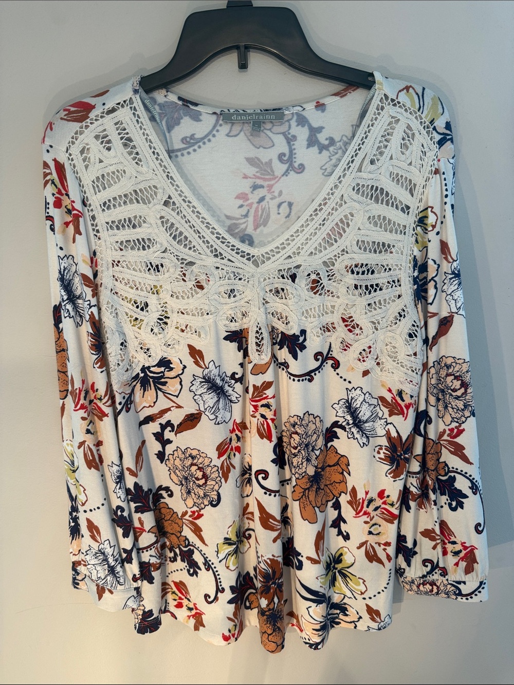 Daniel Rainn White Floral Crochet V-Neck Blouse